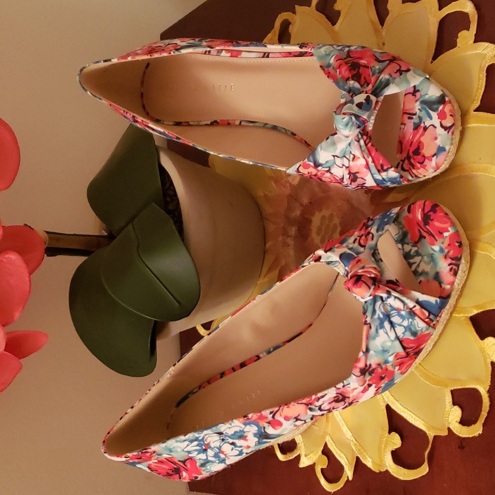 New  Kelly & Katie Women Red Wedges Shoes 9.M Cute 😍 5 🌟